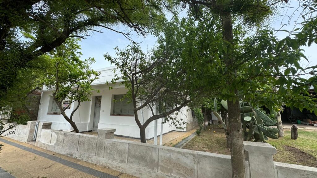 Propiedad con 2 departamentos internos
